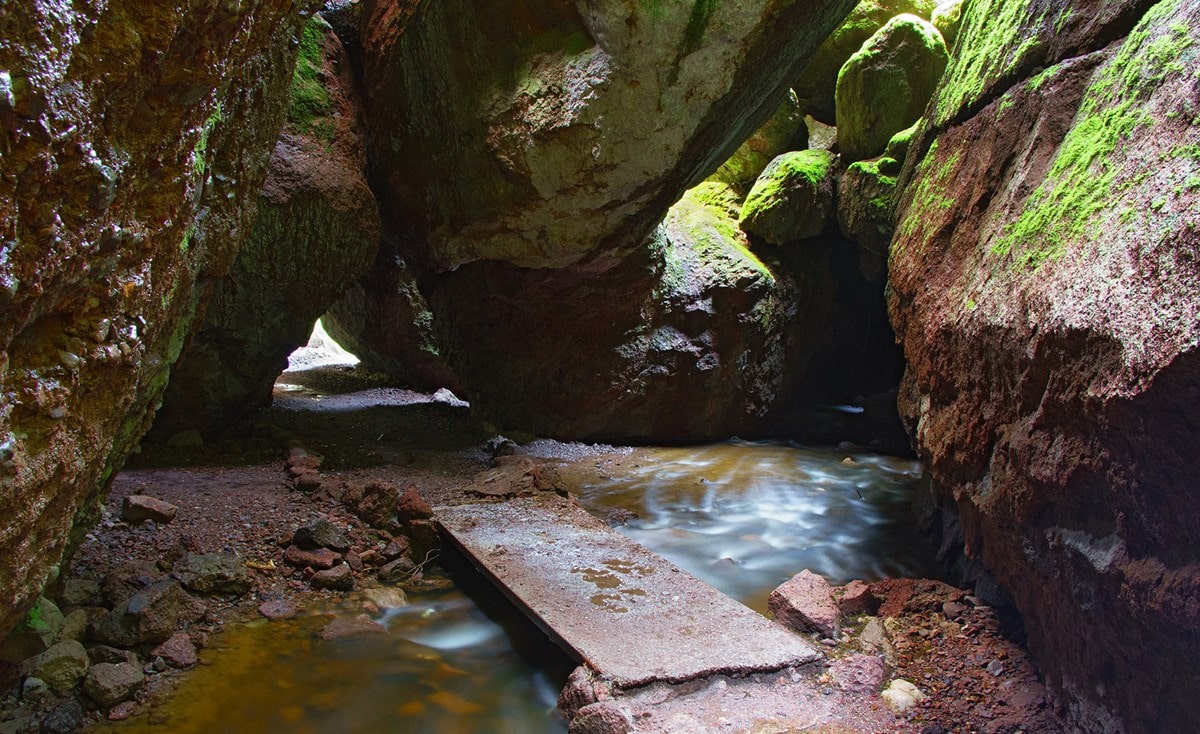 Pinnacles National Park cave at Lower Bear Gulch